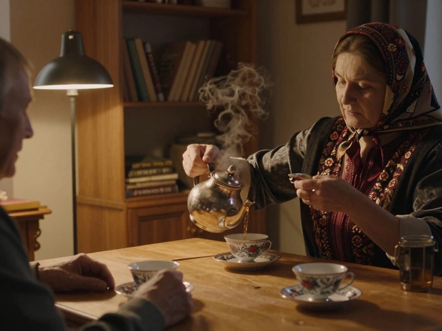 Кто по этикету должен разливать чай: правила сервировки и традиции